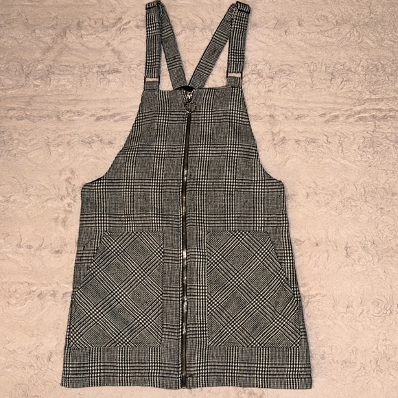 Forever 21 Dresses & Skirts - Forever 21 overall dress with pockets in size S • good condition